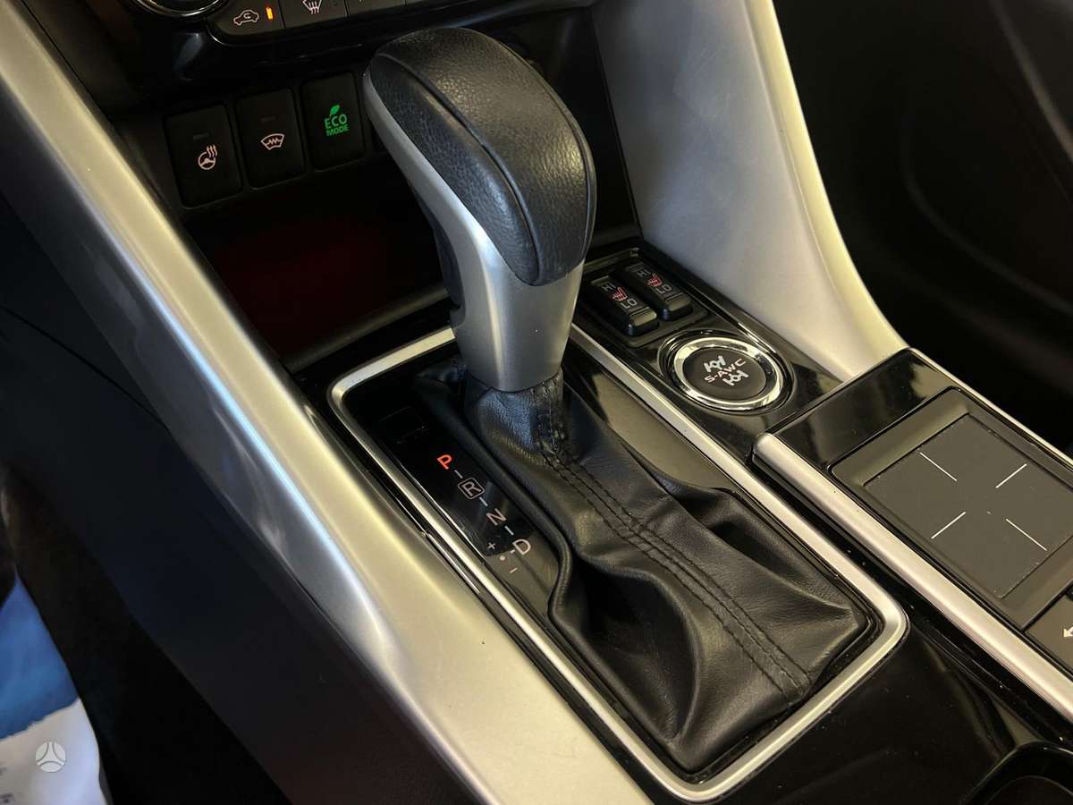 Mitsubishi Eclipse Cross, 1.5 l., Внедорожник / Кроссовер