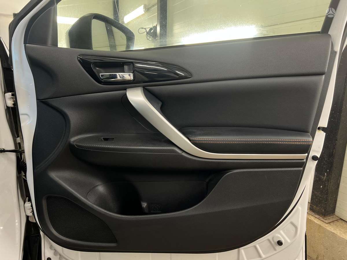 Mitsubishi Eclipse Cross, 1.5 l., Внедорожник / Кроссовер