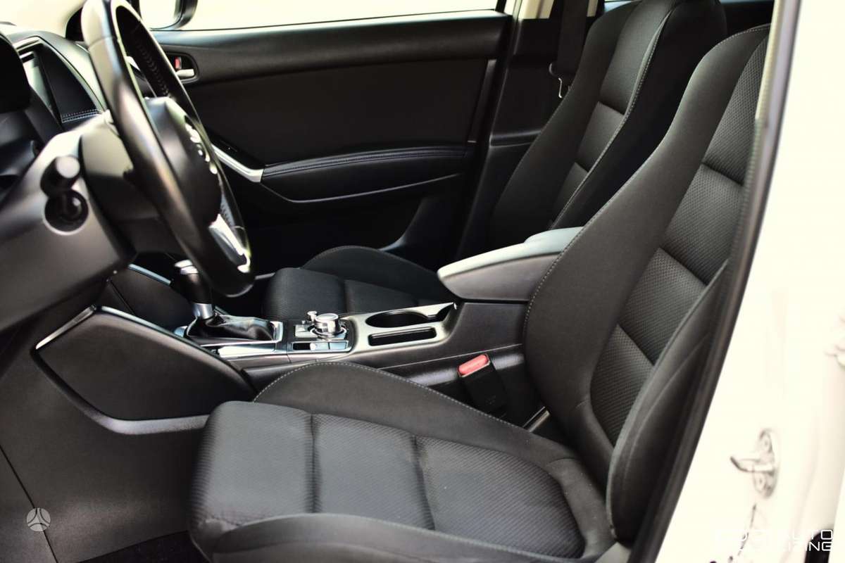 Mazda CX-5, 2.2 l., off-road / crossover