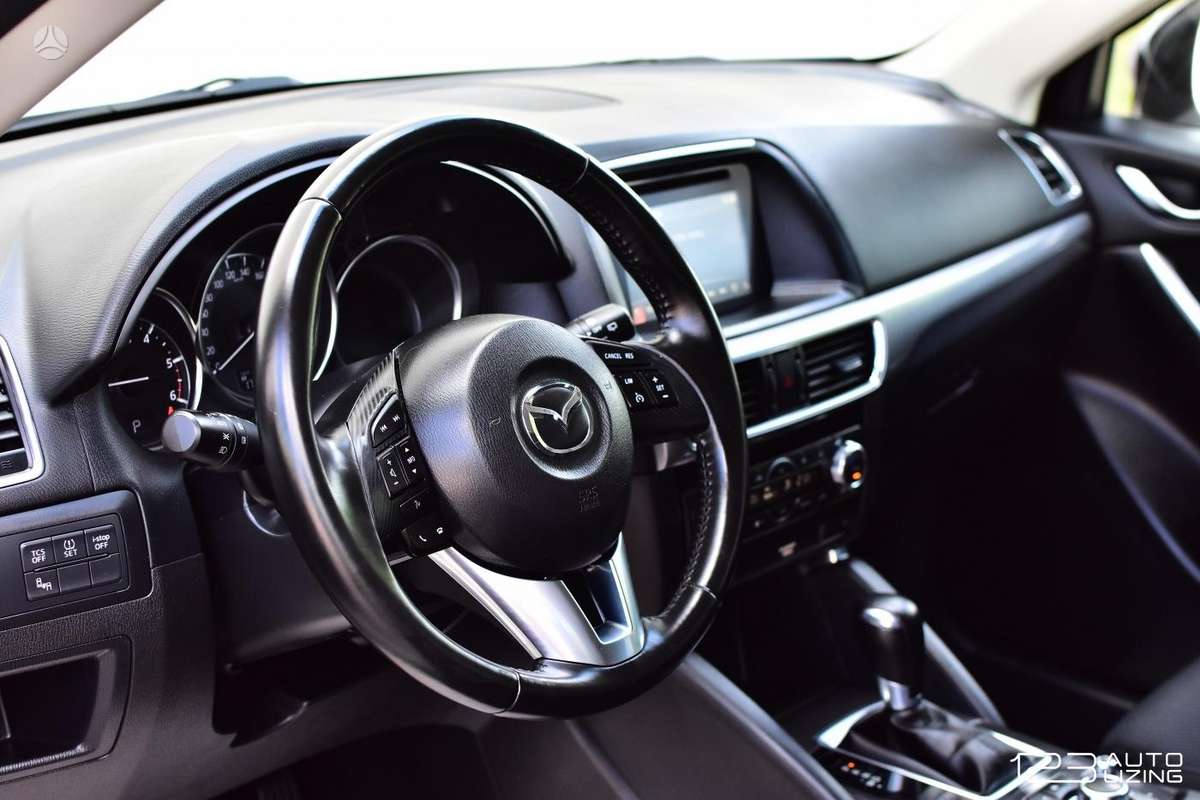 Mazda CX-5, 2.2 l., off-road / crossover