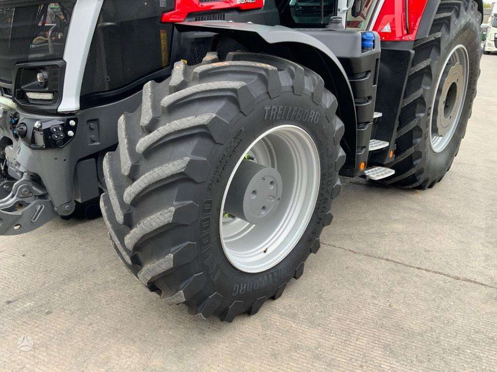 Massey Ferguson 9S.425, traktoriai