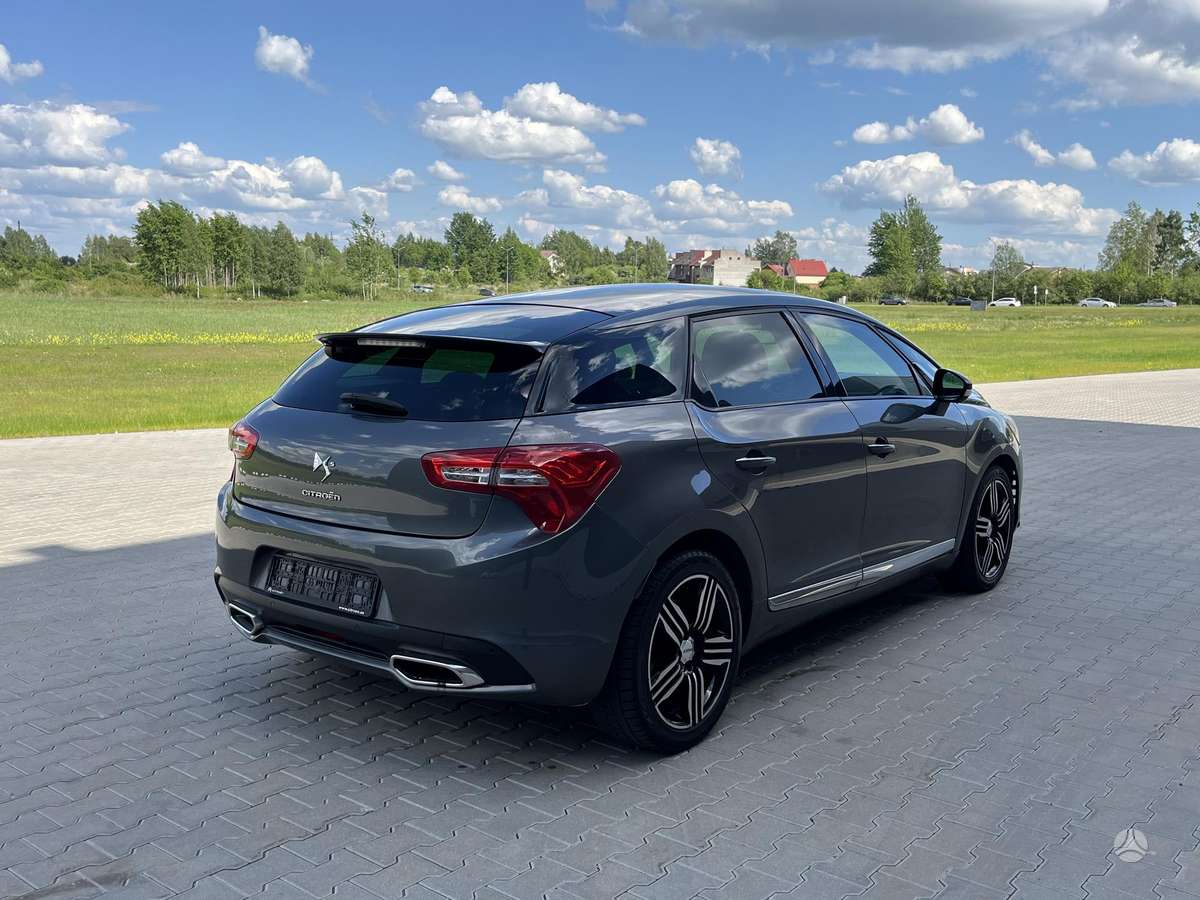 Citroen DS5, 1.6 l., hatchback