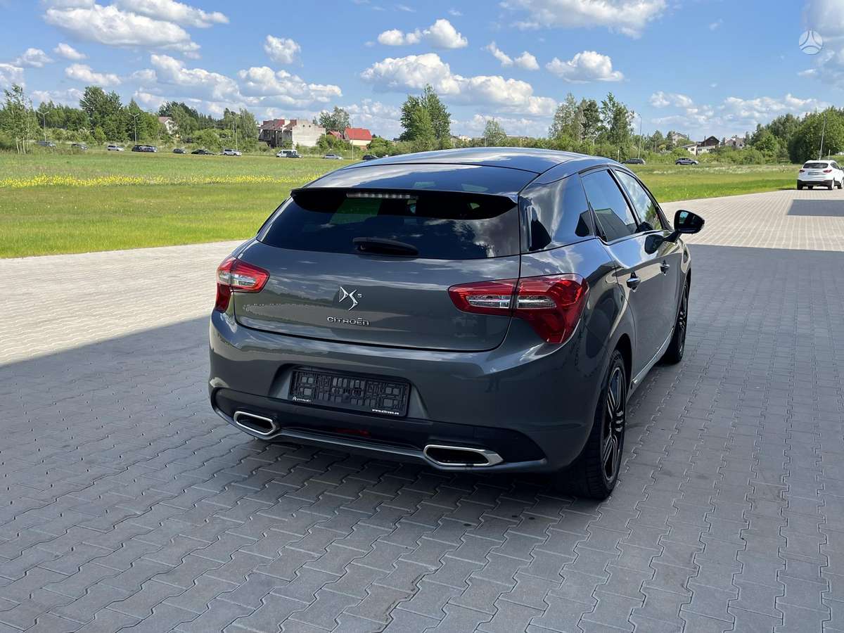 Citroen DS5, 1.6 l., hatchback