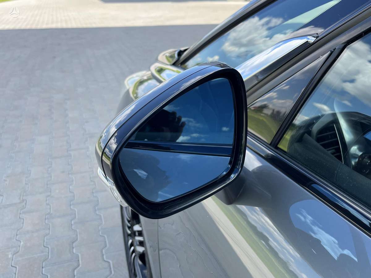 Citroen DS5, 1.6 l., hatchback