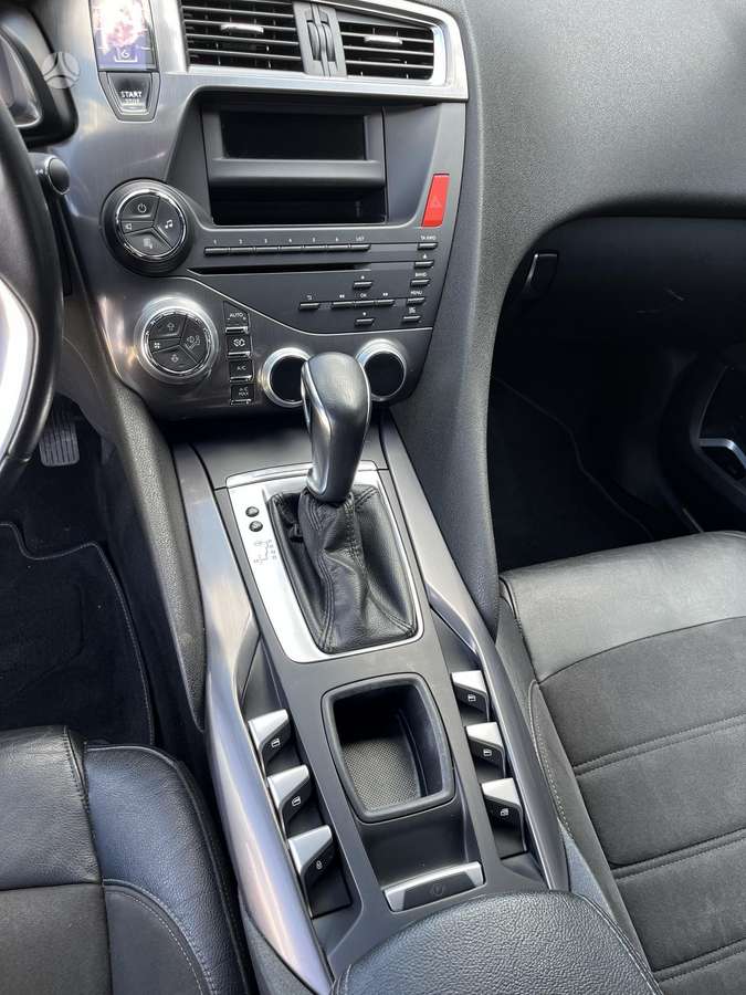 Citroen DS5, 1.6 l., Хэтчбек