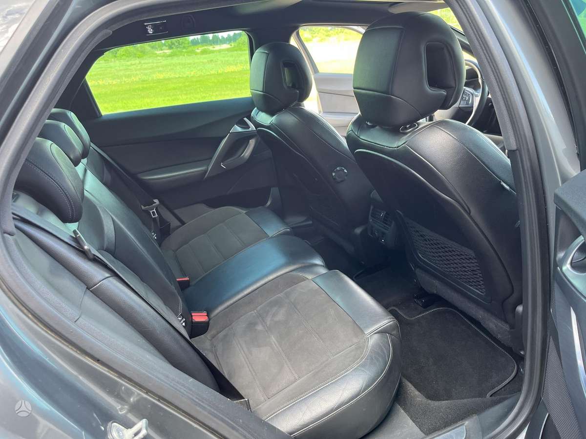 Citroen DS5, 1.6 l., hatchback