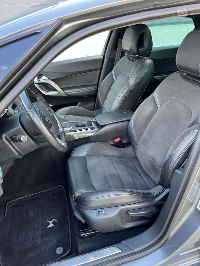 Citroen DS5, 1.6 l., hatchback