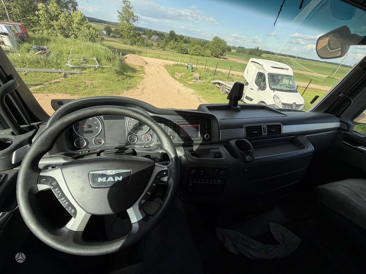 MAN TGX440, double sleeper