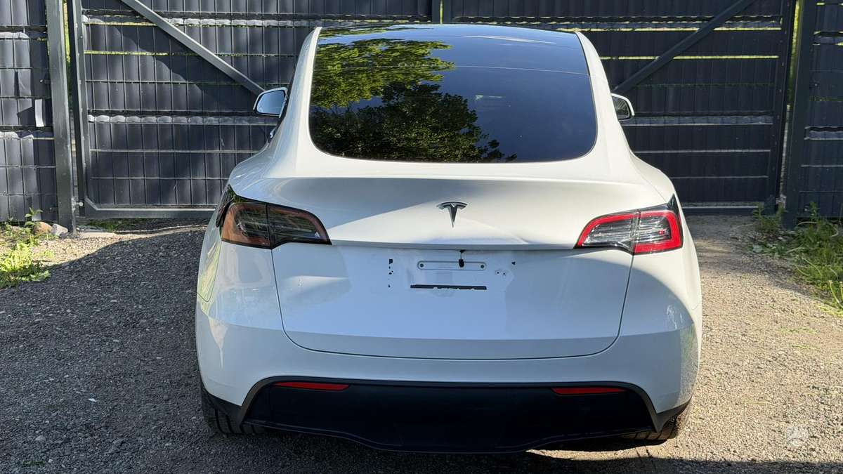 Tesla Model Y, 60 кВт·ч, Хэтчбек