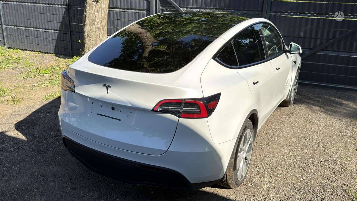 Tesla Model Y, 60 кВт·ч, Хэтчбек