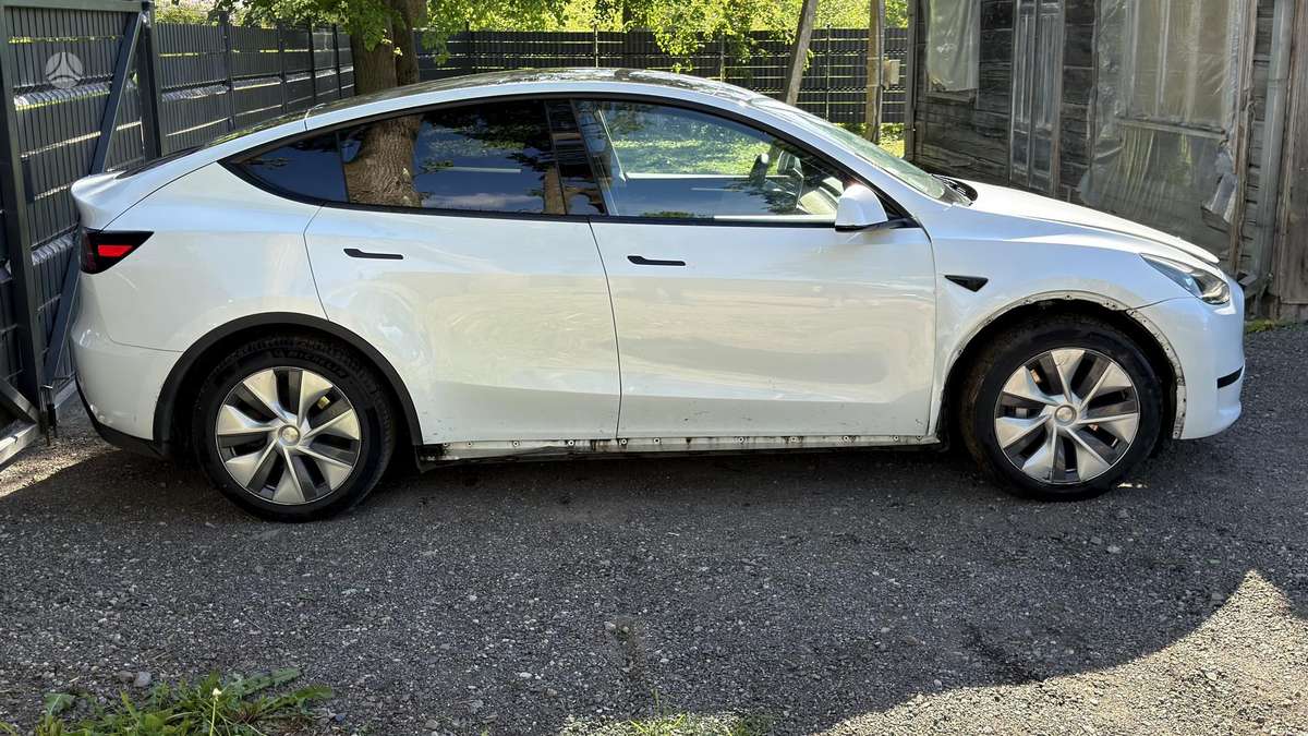 Tesla Model Y, 60 кВт·ч, Хэтчбек
