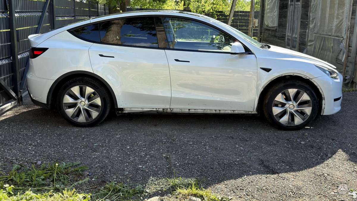Tesla Model Y, 60 кВт·ч, Хэтчбек
