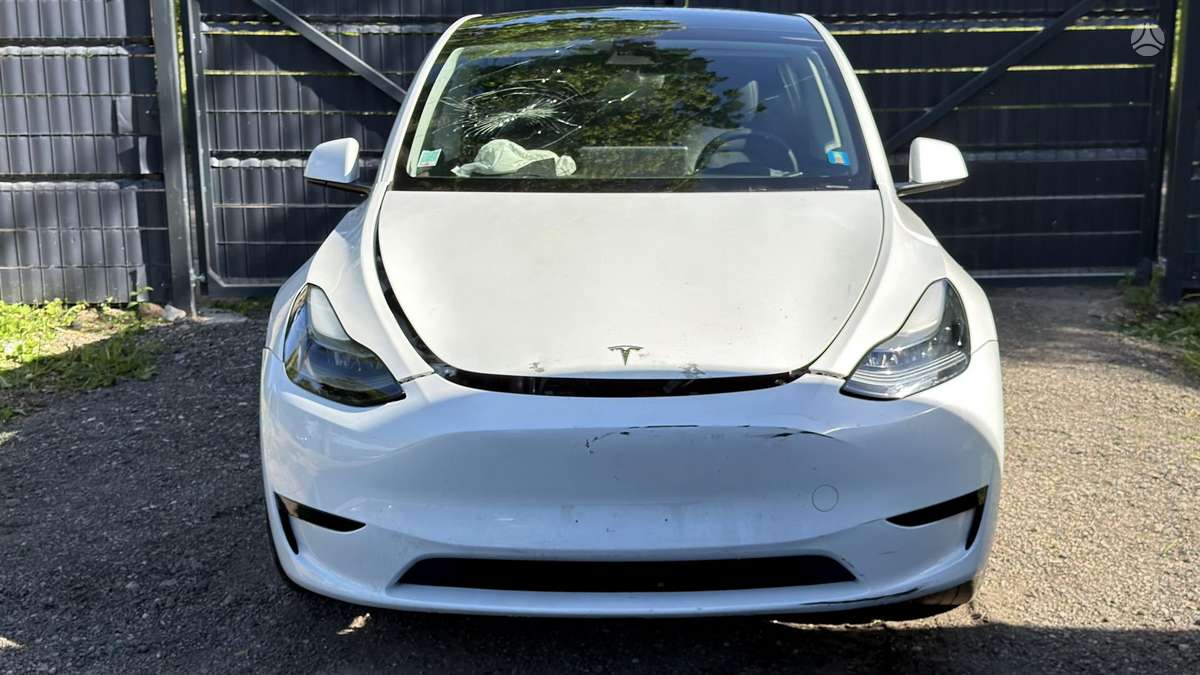Tesla Model Y, 60 кВт·ч, Хэтчбек