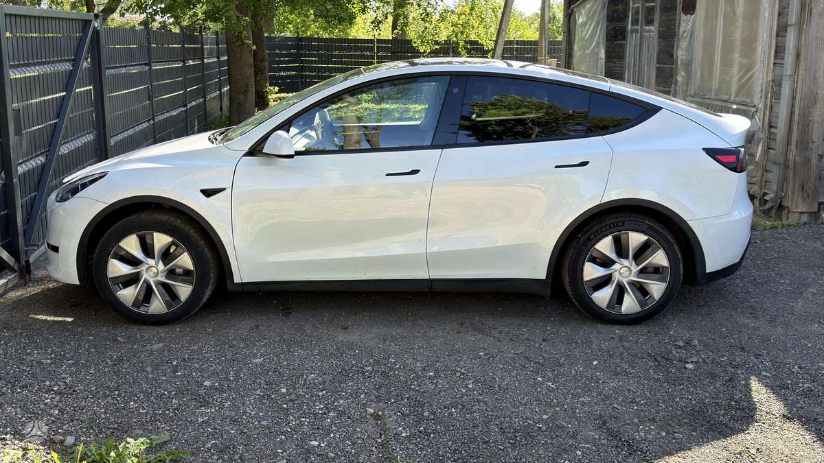Tesla Model Y, 60 кВт·ч, Хэтчбек