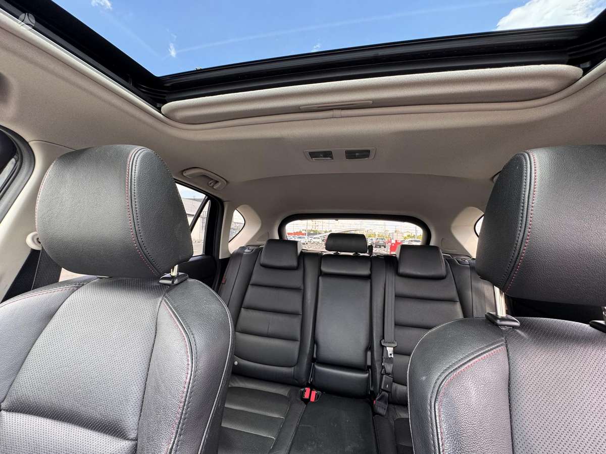 Mazda CX-5, 2.2 l., off-road / crossover