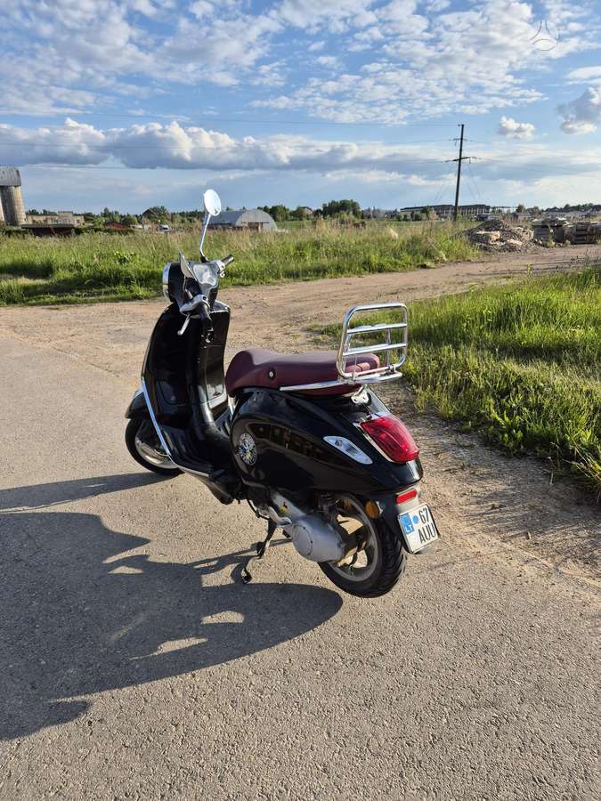Piaggio Vespa 59cc, scooters / mopeds