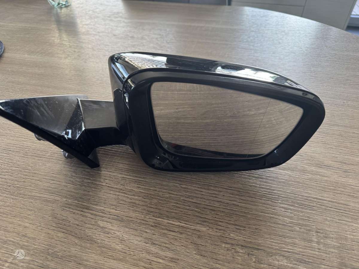 BMW i4 mirrors