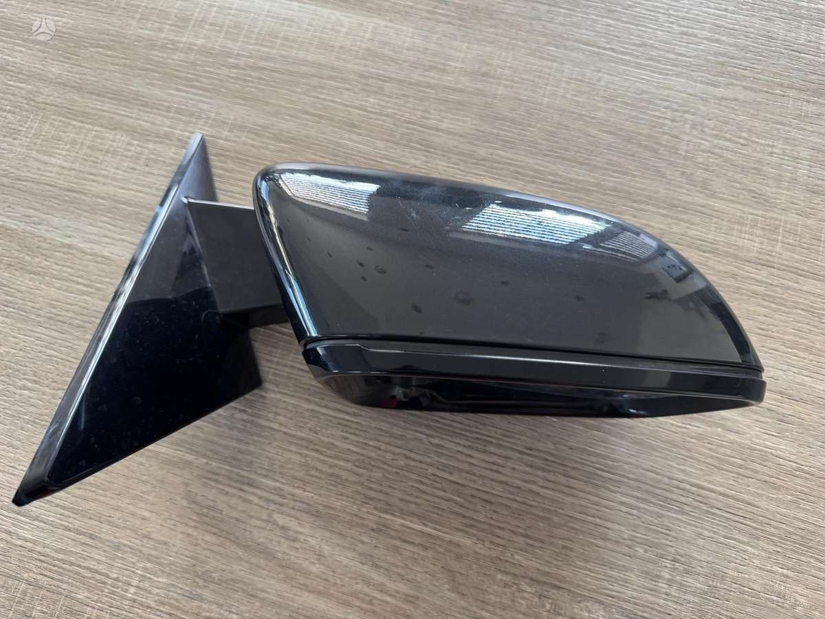 BMW i4 mirrors