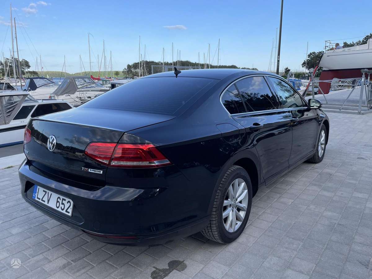 Volkswagen Passat - 4