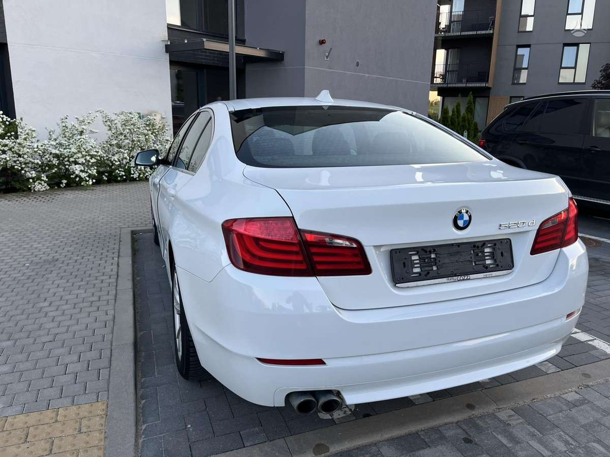 BMW 520, 2.0 l., Седан
