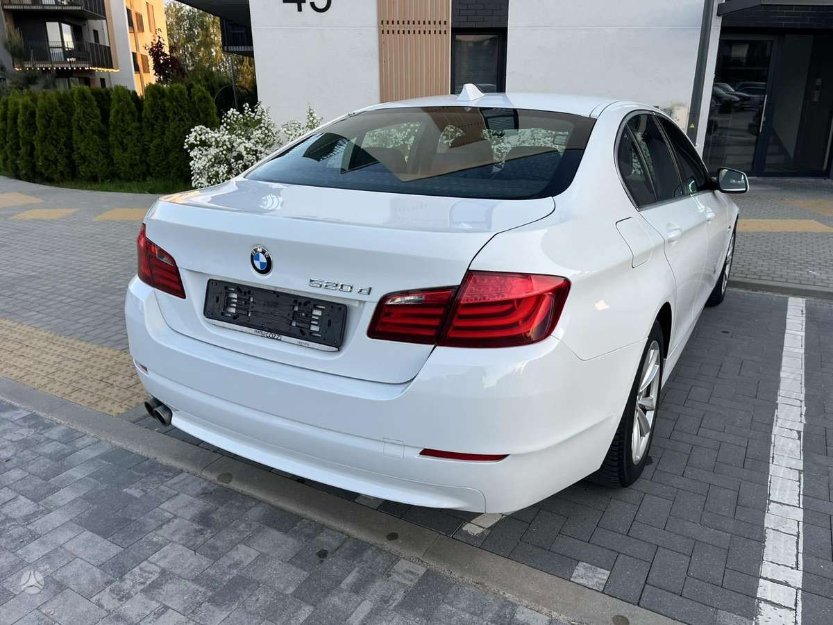 BMW 520, 2.0 l., Седан