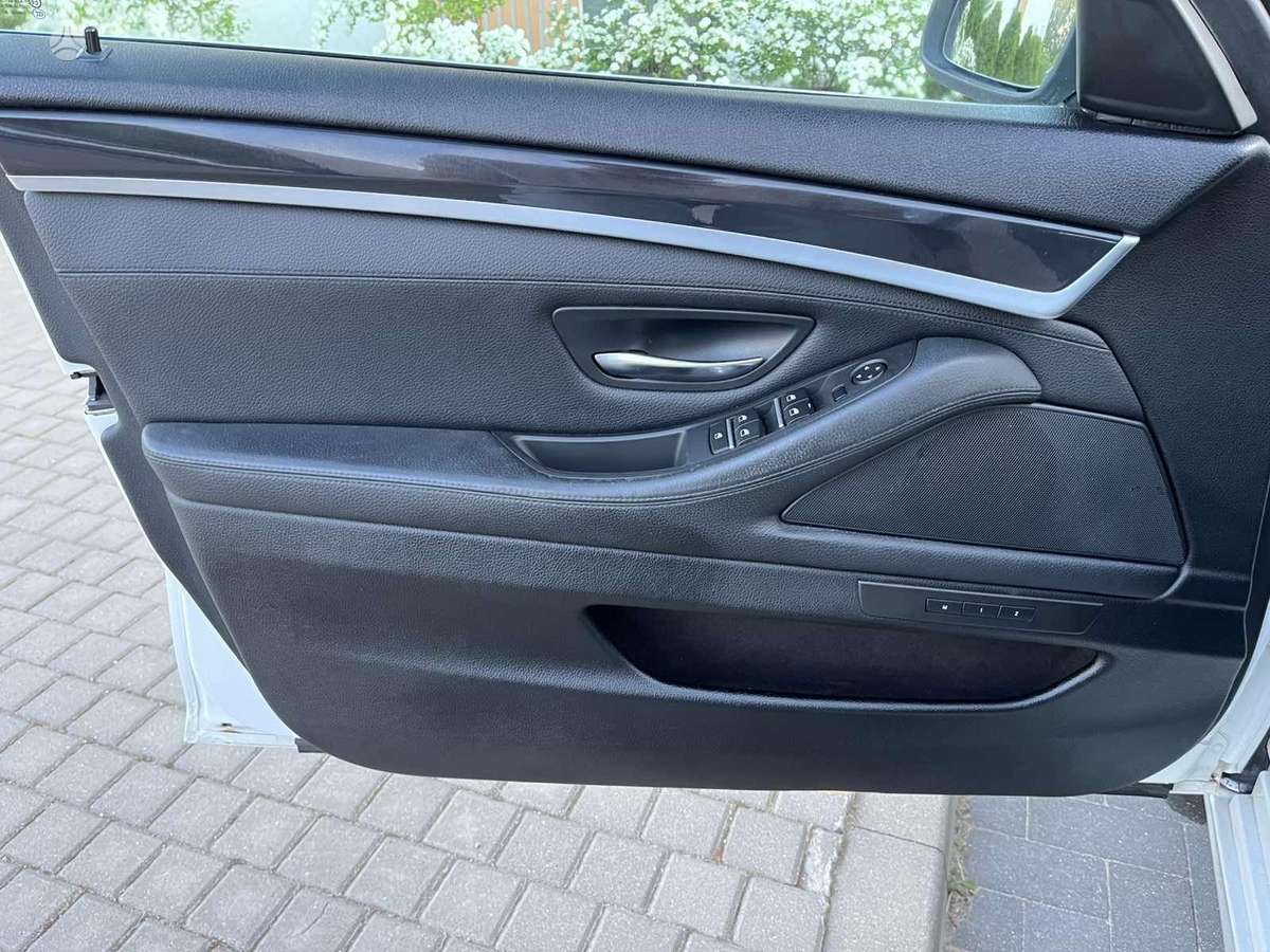 BMW 520, 2.0 l., Седан