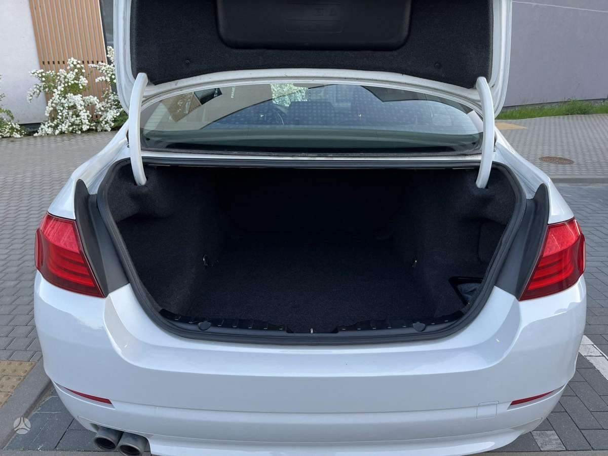 BMW 520, 2.0 l., Седан