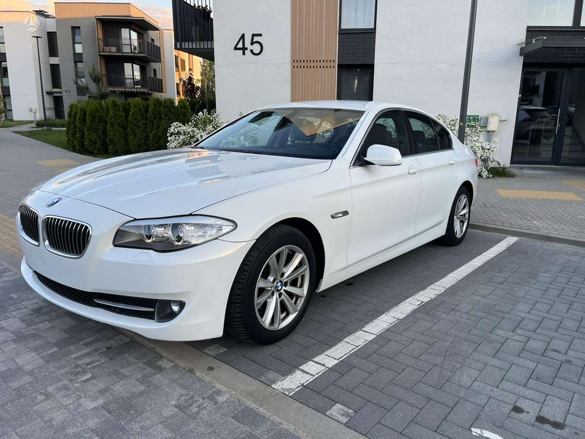 BMW 520, 2.0 l., Седан