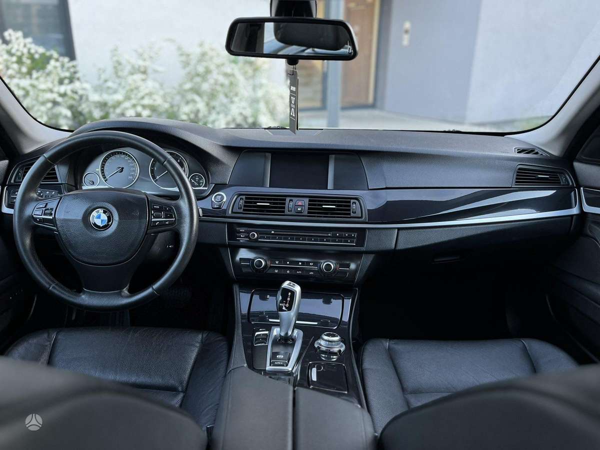 BMW 520, 2.0 l., Седан