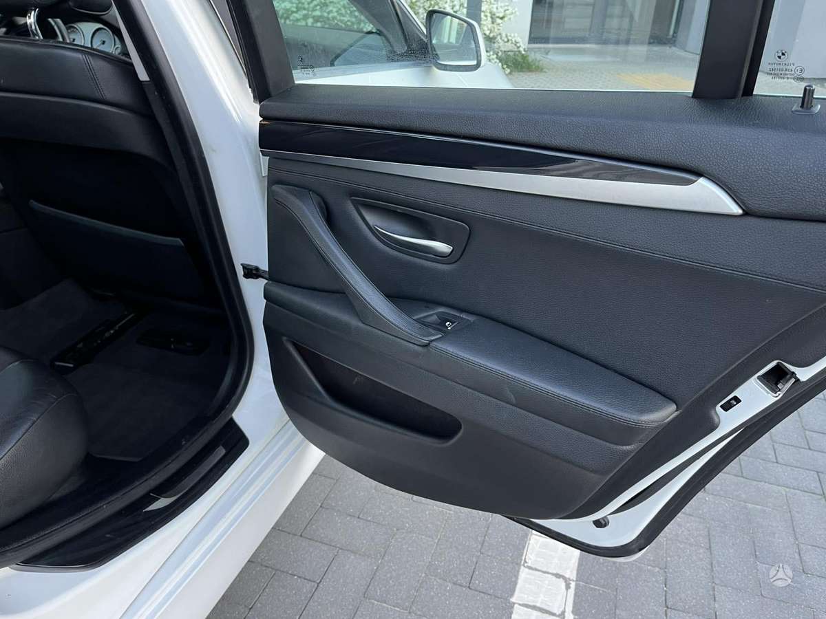 BMW 520, 2.0 l., Седан