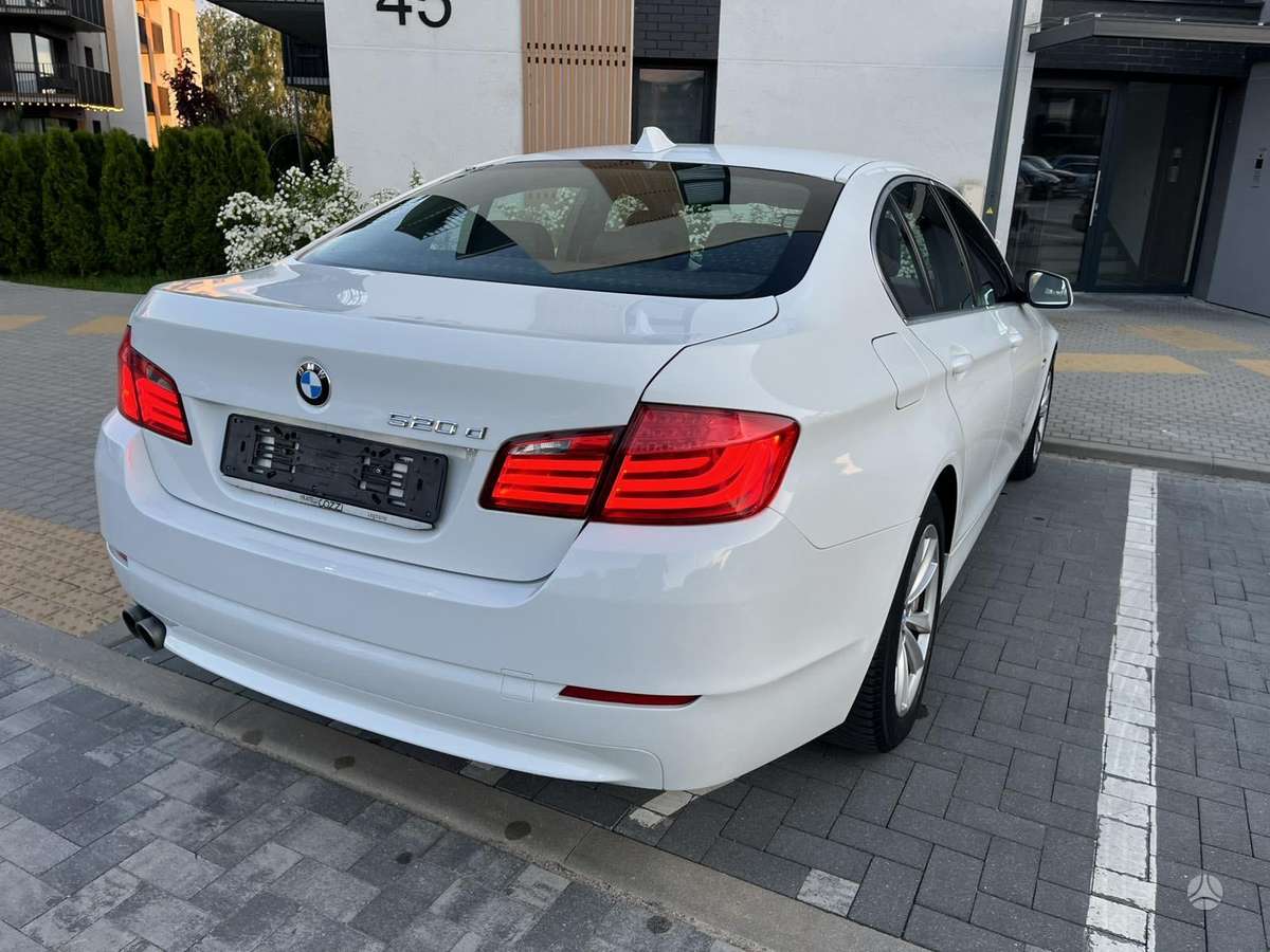 BMW 520, 2.0 l., Седан