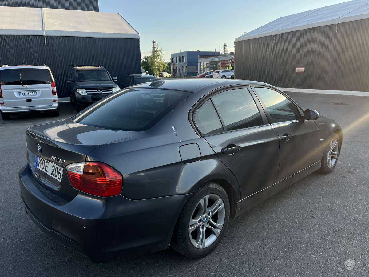 BMW 320, 2.0 l., Седан