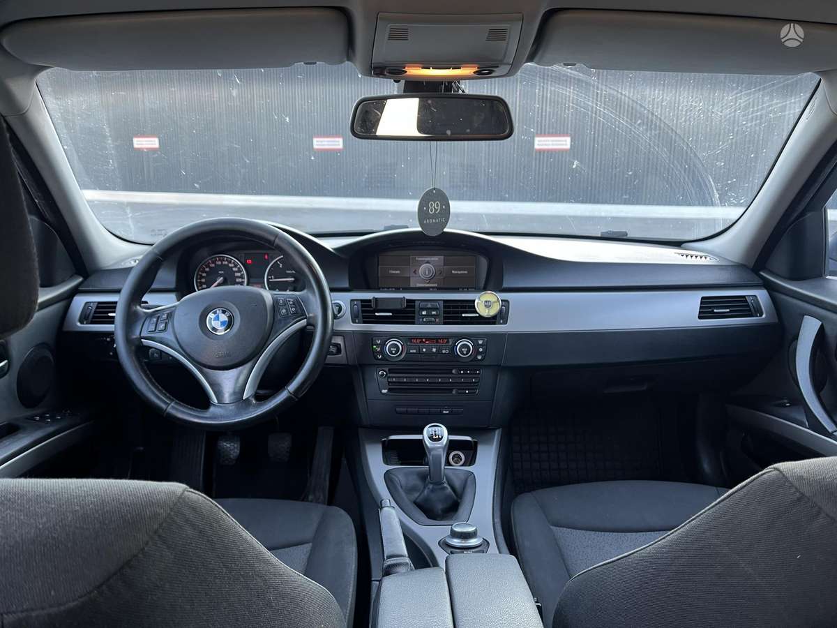 BMW 320, 2.0 l., Седан