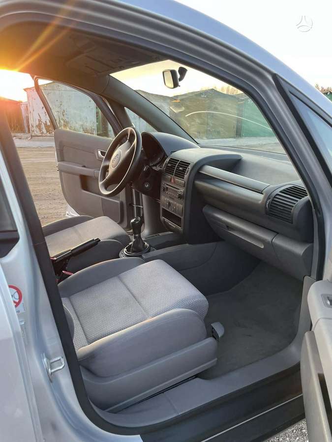 Audi A2, 1.4 l., Седан