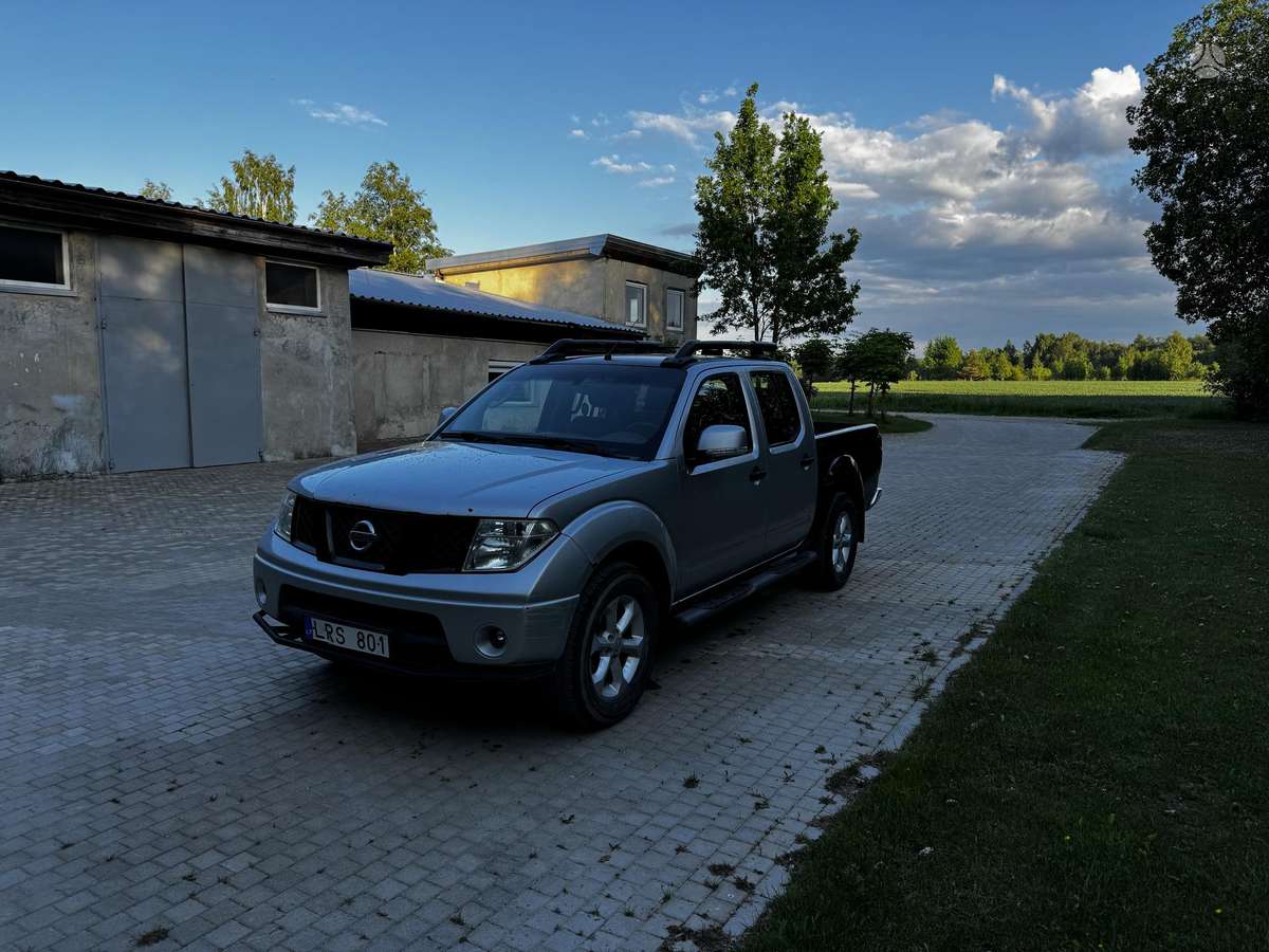 Nissan Navara, 2.5 l., Пикап