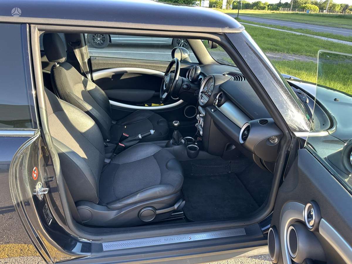 Mini Cooper S, 1.6 l., hatchback
