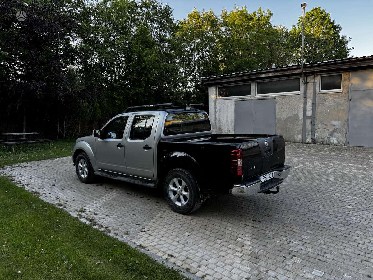Nissan Navara, 2.5 l., Пикап
