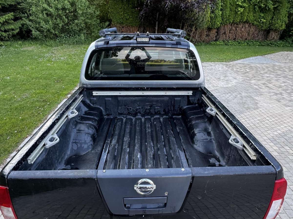Nissan Navara, 2.5 l., Пикап