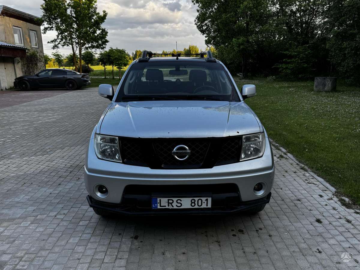 Nissan Navara, 2.5 l., Пикап