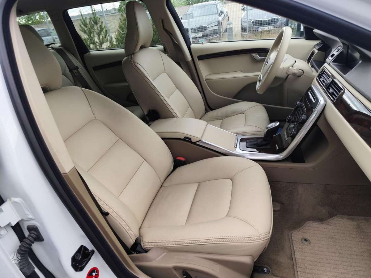 Volvo XC70, 3.2 l., Универсал
