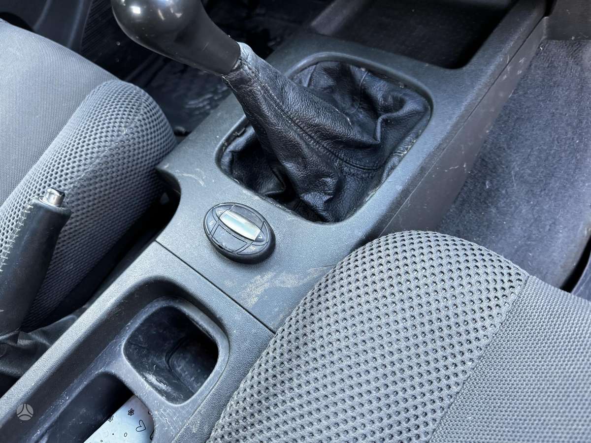 Nissan Navara, 2.5 l., Пикап