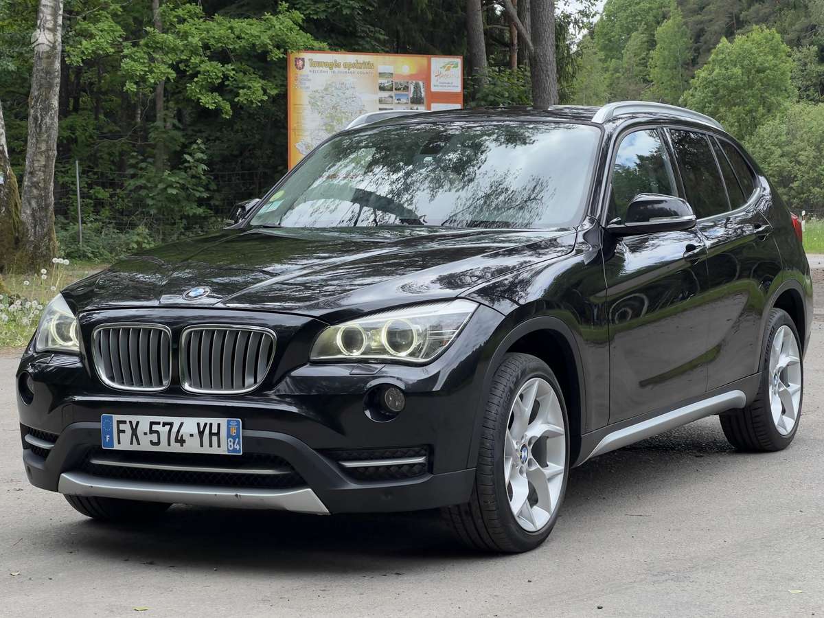 BMW X1, 2.0 l., Внедорожник / Кроссовер