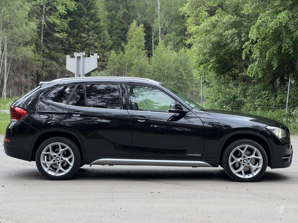 BMW X1, 2.0 l., Внедорожник / Кроссовер