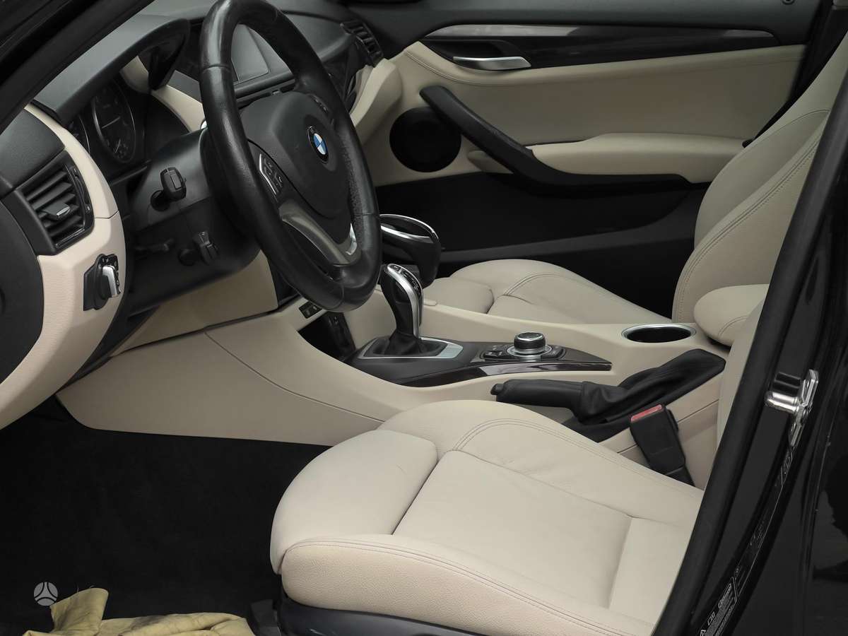 BMW X1, 2.0 l., Внедорожник / Кроссовер