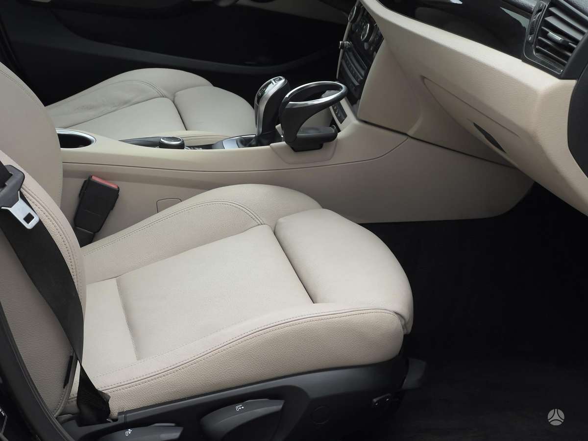 BMW X1, 2.0 l., Внедорожник / Кроссовер