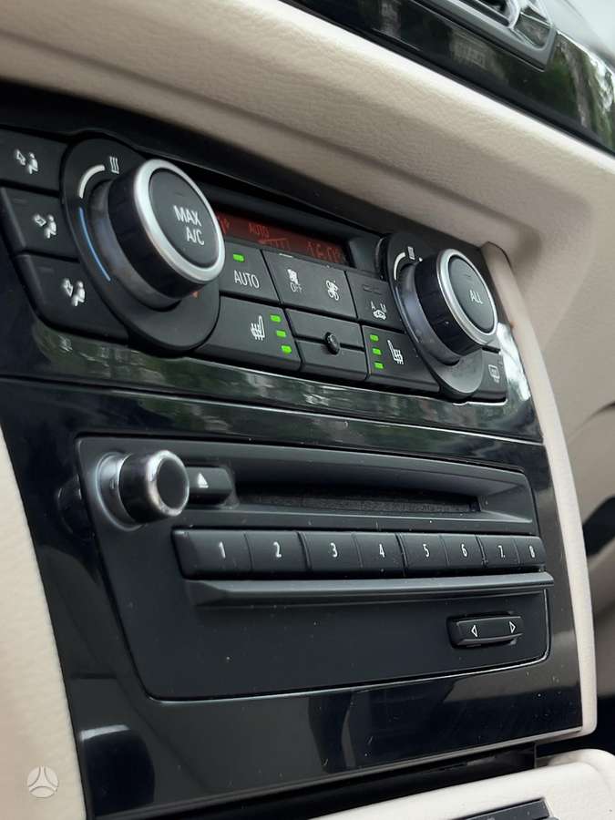 BMW X1, 2.0 l., Внедорожник / Кроссовер