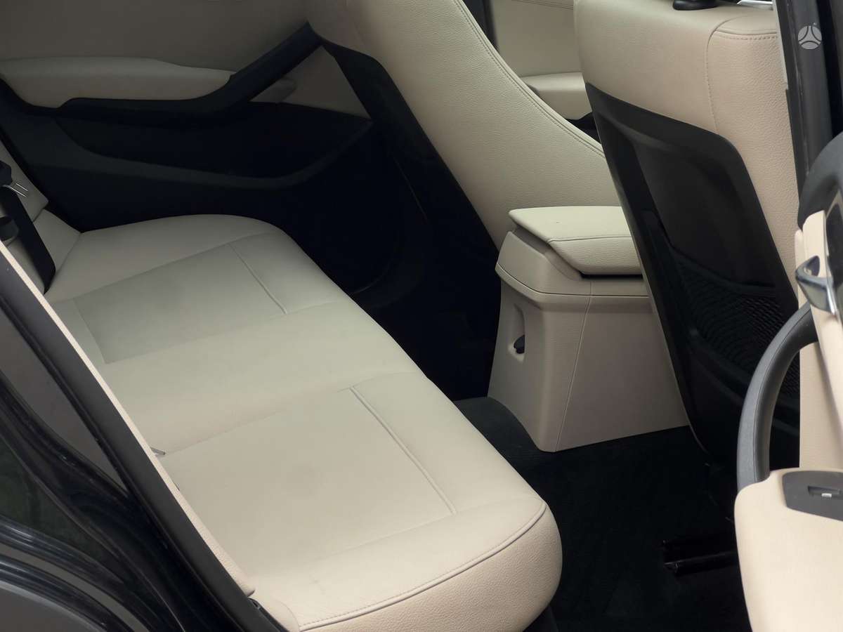 BMW X1, 2.0 l., Внедорожник / Кроссовер