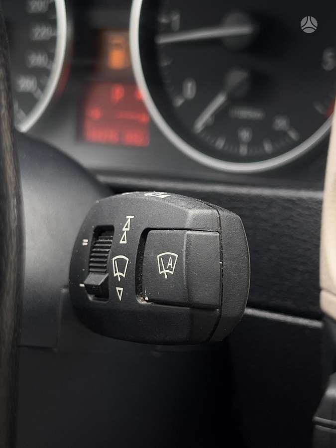 BMW X1, 2.0 l., Внедорожник / Кроссовер