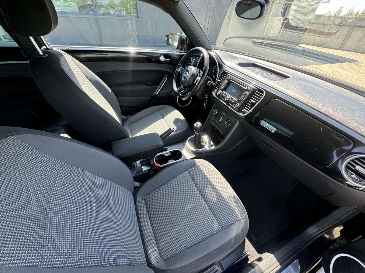 Volkswagen Beetle, 1.6 l., hatchback