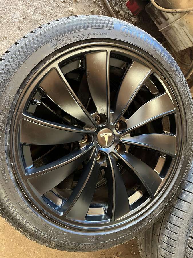 TESLA, light alloy, R18